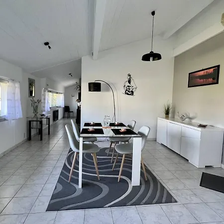 T2 Bis A Avec Jardin, Parking Et Internet - Fr-1-495-21 Apartamento